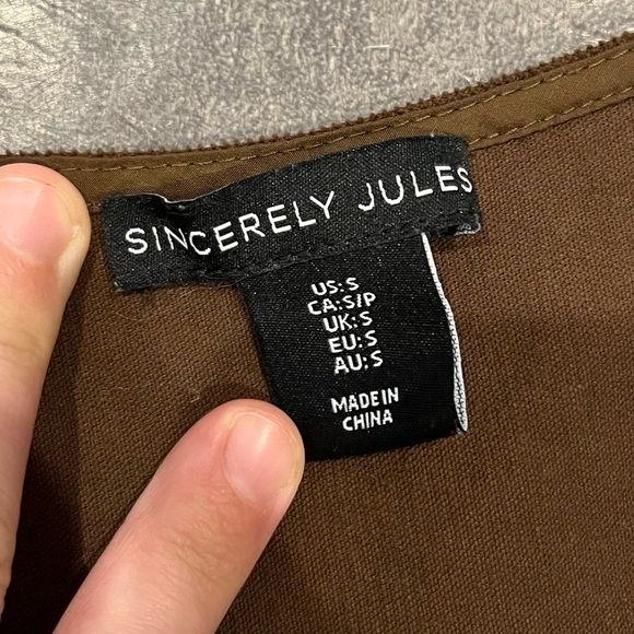 Corduroy Sleeveless Button-Down Dress - Picture 2 of 4